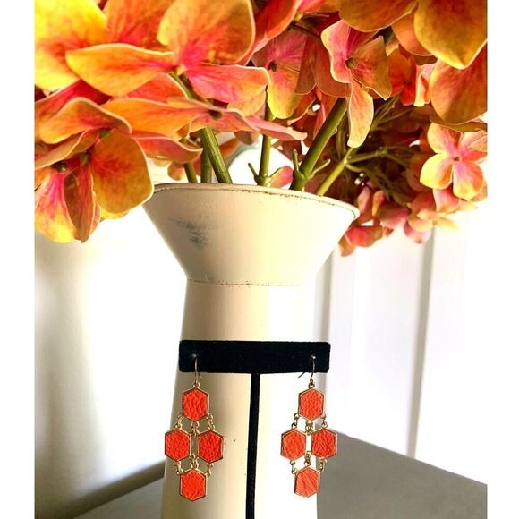 Vintage Orange Snakeskin Hexagon earrings, in Gold tone, Unmarked - Picture 2 of 3